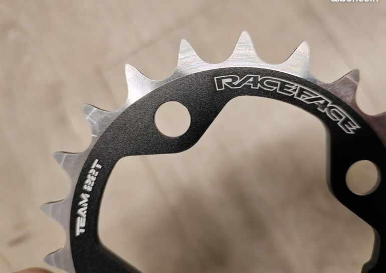 Used Race Face Chainring 22 Teeth VTT 4 Branches bike — image 2 of 2