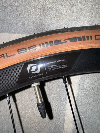 Used 2023 Syncros RP2.0 Disc Wheel bike — image 2 of 5