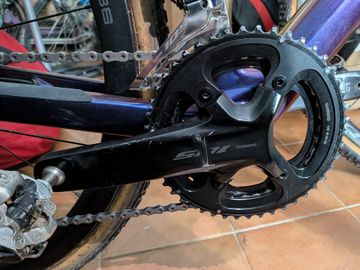 2025 Shimano 105 R-7100 36/46 Crank 12-speed Drivetrain & Pedals usato