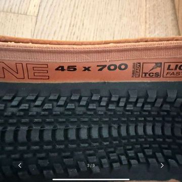 Used 2025 WTB Vulpine 700 x 45c TCS Light Fast Rolling SG2 Tan Wall bike — image 4 of 9