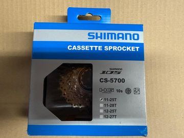 Shimano CS-5700 10-speed 11-25 Drivetrain & Pedals d'occasion