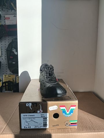 Used 2025 1976 classic Cycling Shoes