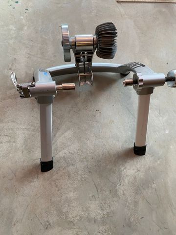 Used Giant Cyclotron Fluid ST Trainer bike — image 2 of 4