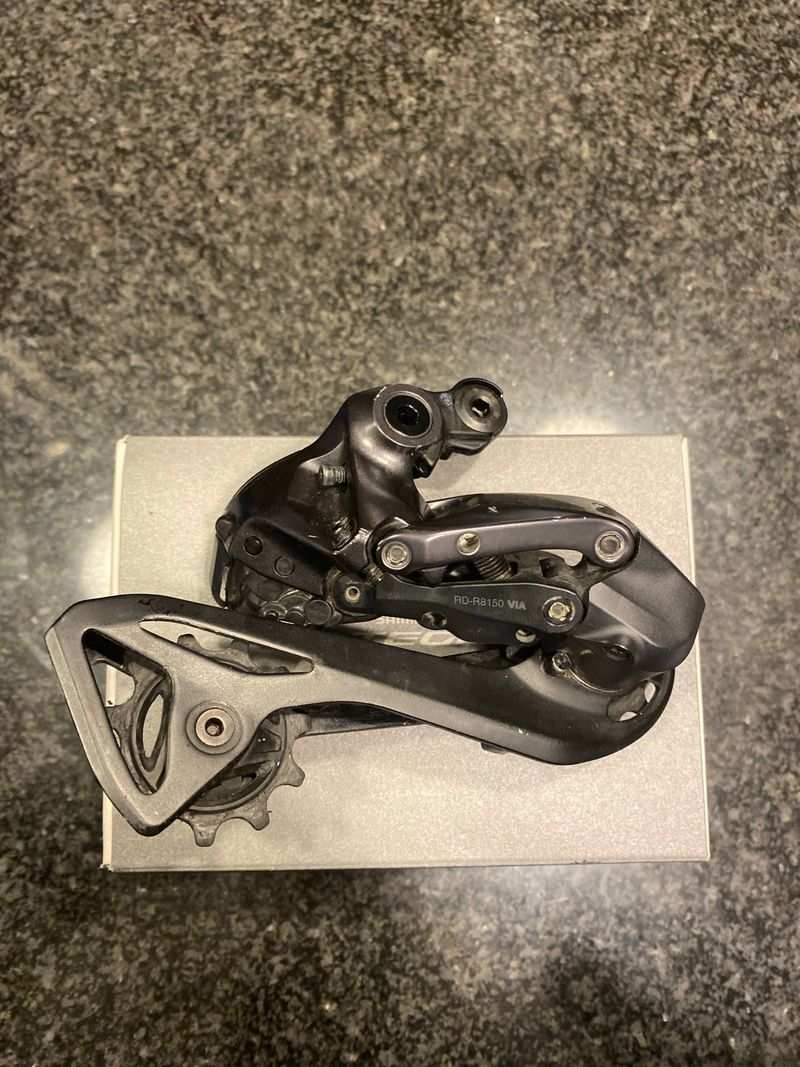Used 2023 shimano ultegra RD-R8150 12s Di2 Drivetrain & Pedals