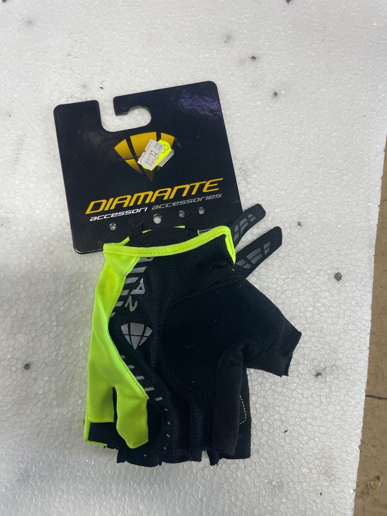 Used diamante Summer Gloves A2 bike — image 1 of 2
