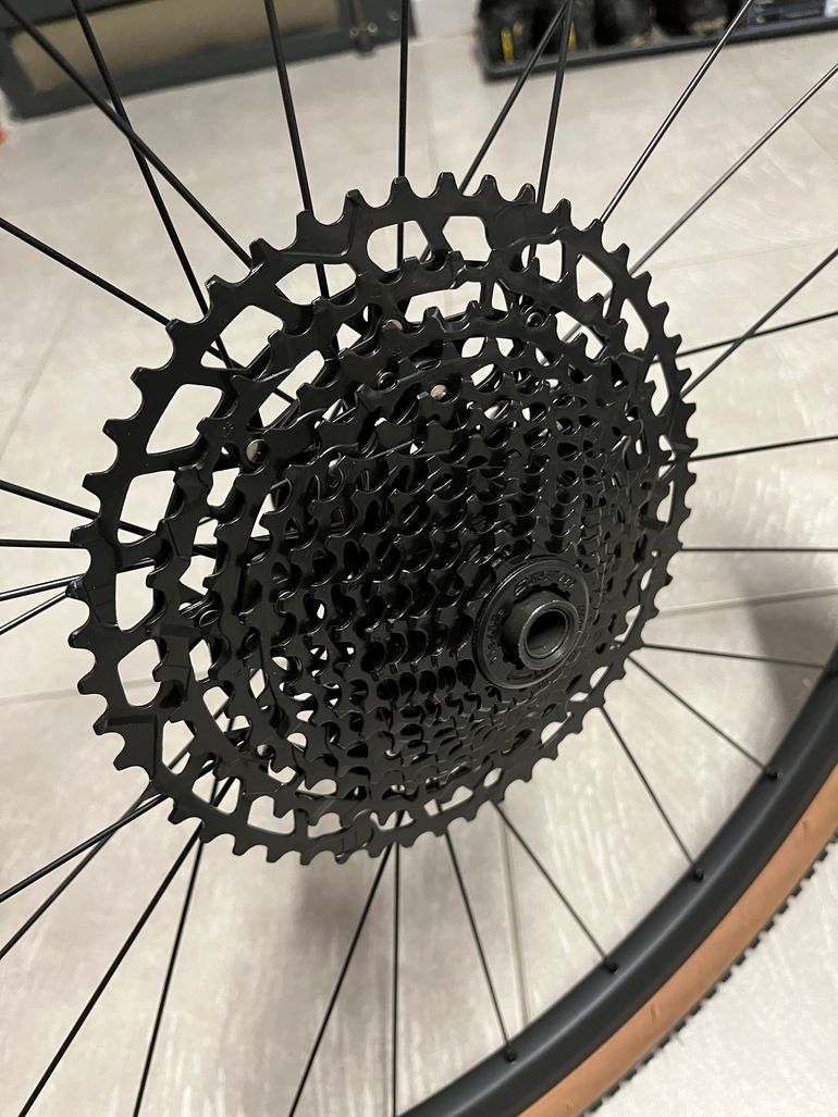 Used Megamo GR 700 TLR 2025 bike — image 7 of 8