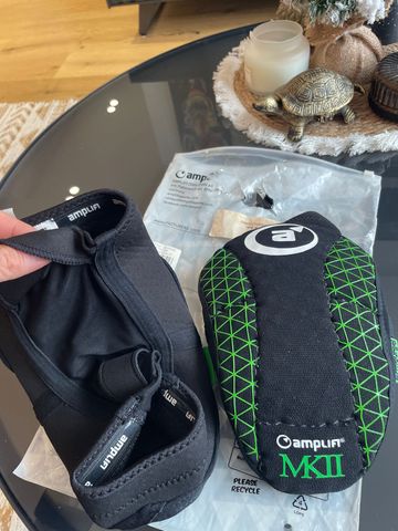 Used Amplifi MK II SLIP ON KNEE Cycling Clothing