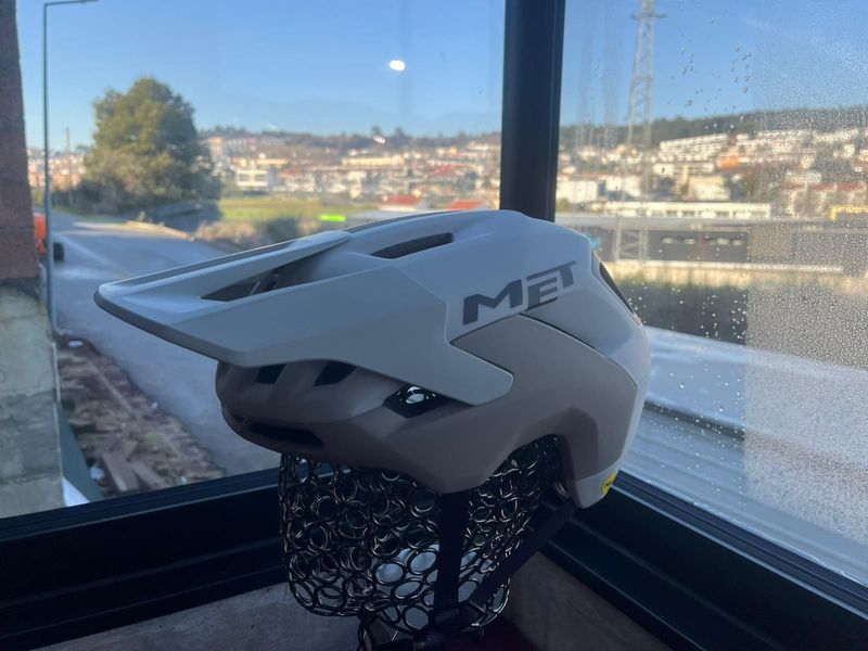 Použité MET Revo Off-White | Matt Cycling Accessories