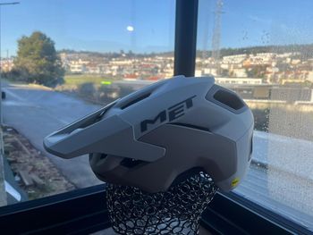 Used MET Revo Off-White | Matt bike — image 4 of 4