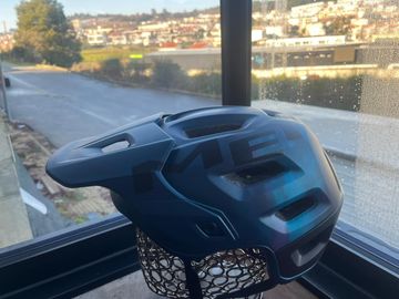 Used MET Roam MIPS® MTB Hel bike — image 3 of 3