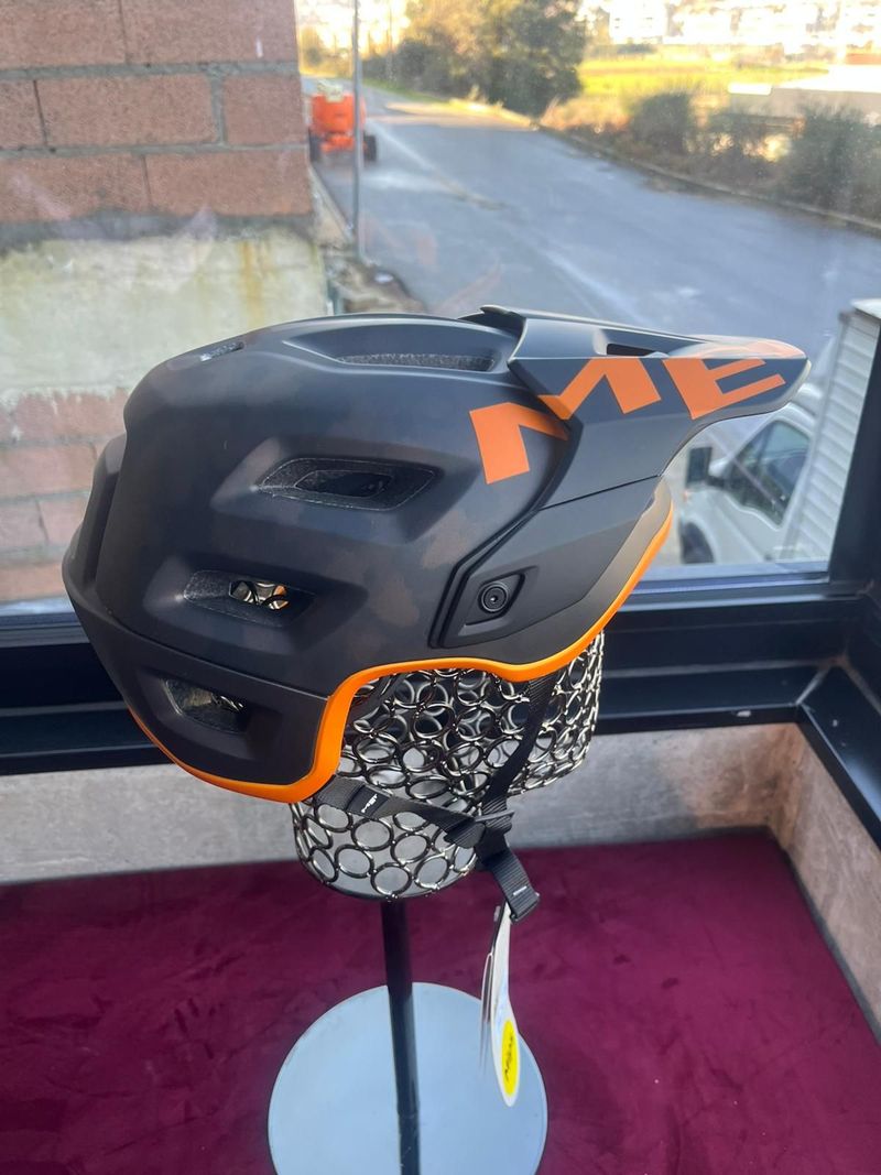 Used MET Roam MIPS, Bronze Orange Cycling Accessories