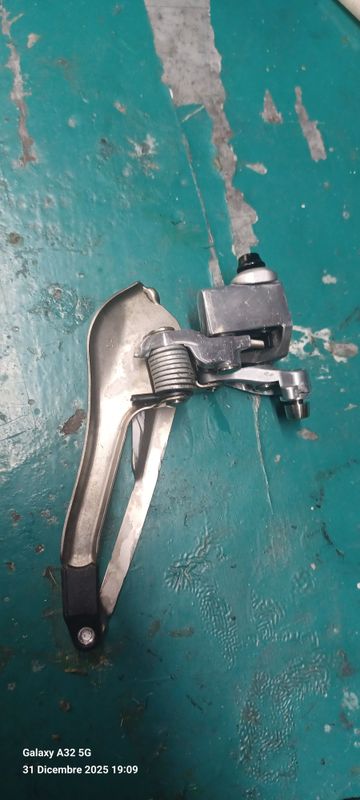 Sram Mechanical 2-speed Front Derailleur 2015 Drivetrain & Pedals usato
