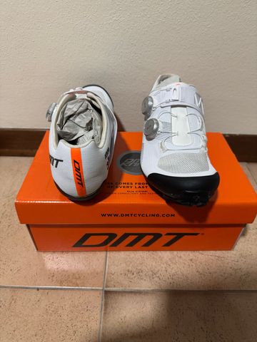 Used 2025 DMT KM0 EVO Carbon MTB Gravel Shoes Size 41 bike — image 2 of 5