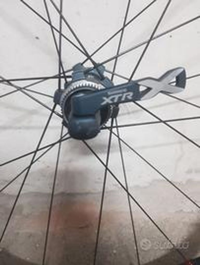 Used Shimano XTR MTB 26 tubeless center lock 2006 bike — image 3 of 6