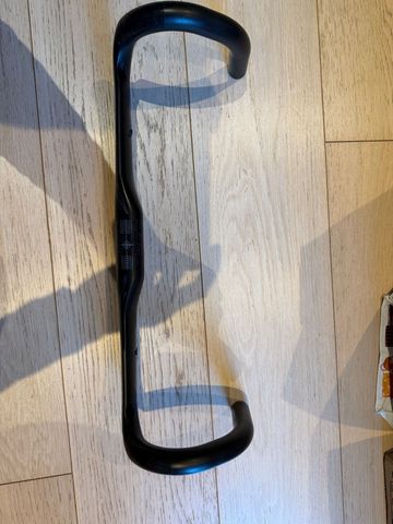 Used Zipp SL-70 Aero Carbon Handlebar bike — image 2 of 3