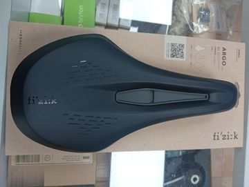 Použité Fizik Argo X1 140mm Gravel Saddle Saddles & Seatposts