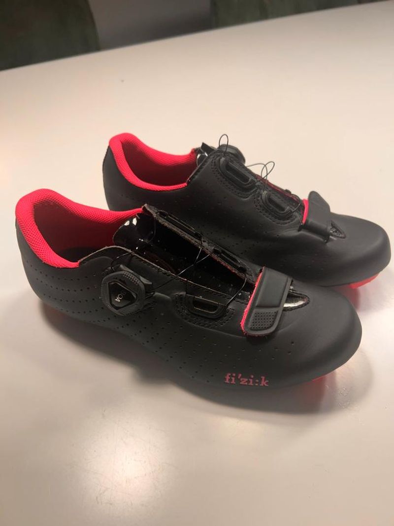 Used Fizik Tempo R5 Overcurve Cycling Shoes