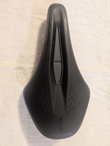 2025, Fizik Terra Argo Saddle