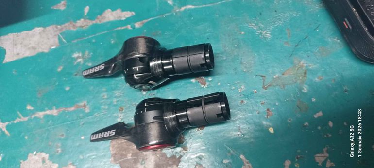 Used Sram coppia comandi crono bike — image 1 of 2
