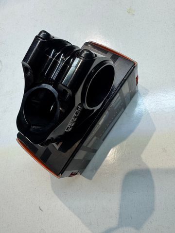 Used Deity Stem 35 2025 bike — image 2 of 8