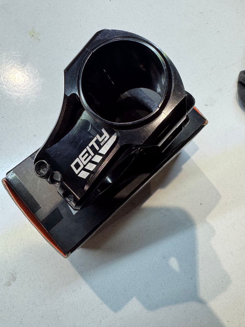 Tweedehands Deity Stem 35 2025 Cockpit