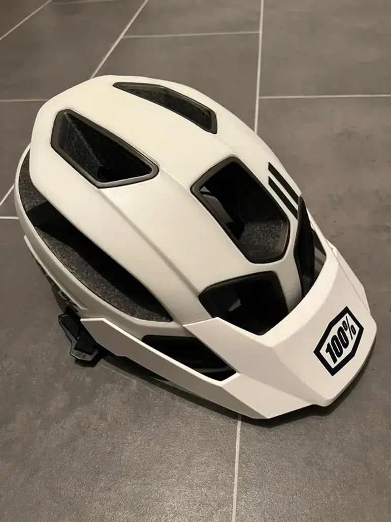 Used 100% MTB Helm Altis Helmet bike — image 4 of 8