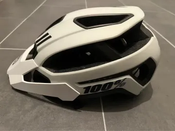 Used 100% MTB Helm Altis Helmet Cycling Accessories