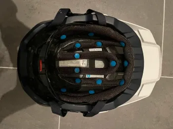 Used 100% MTB Helm Altis Helmet bike — image 8 of 8