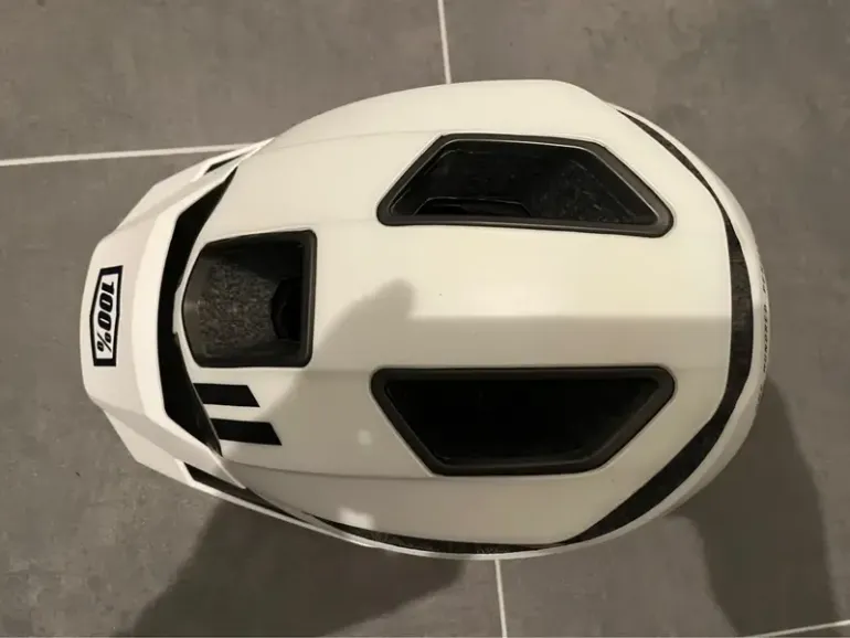 Used 100% MTB Helm Altis Helmet bike — image 3 of 8