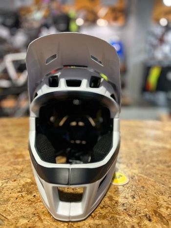 Gebrauchtes MET Parachute Mips Mcr 2024 bike — Bild 2 von 4