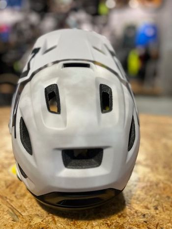 Gebrauchtes MET Parachute Mips Mcr 2024 bike — Bild 4 von 4