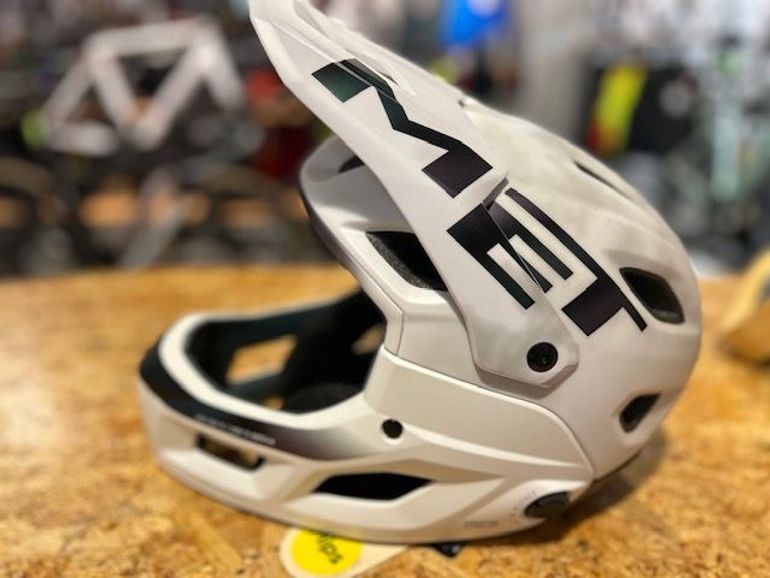 Gebrauchtes MET Parachute Mips Mcr 2024 bike — Bild 3 von 4