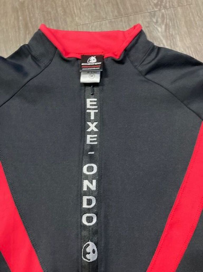 Used Etxeondo Sperrin Jersey Preto Vermelho 2019 bike — image 3 of 5