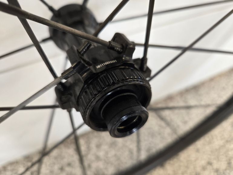 Used 2025 HUNT 32 Aerodynamicist UD Carbon Spoke Disc Wheelset bike — image 3 of 4