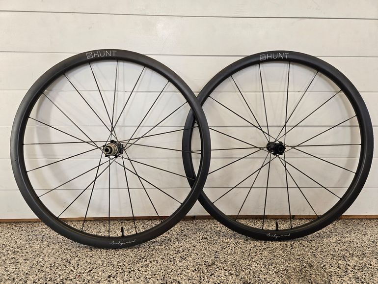 Used 2025 HUNT 32 Aerodynamicist UD Carbon Spoke Disc Wheelset bike — image 1 of 4