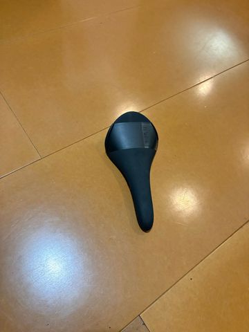 Used 2020 Fizik Aliante R5 Saddle bike — image 2 of 10