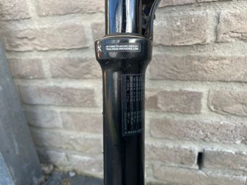 Used RockShox 35 Gold RL DebonAir bike — image 9 of 12