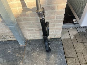 Used RockShox 35 Gold RL DebonAir bike — image 2 of 12