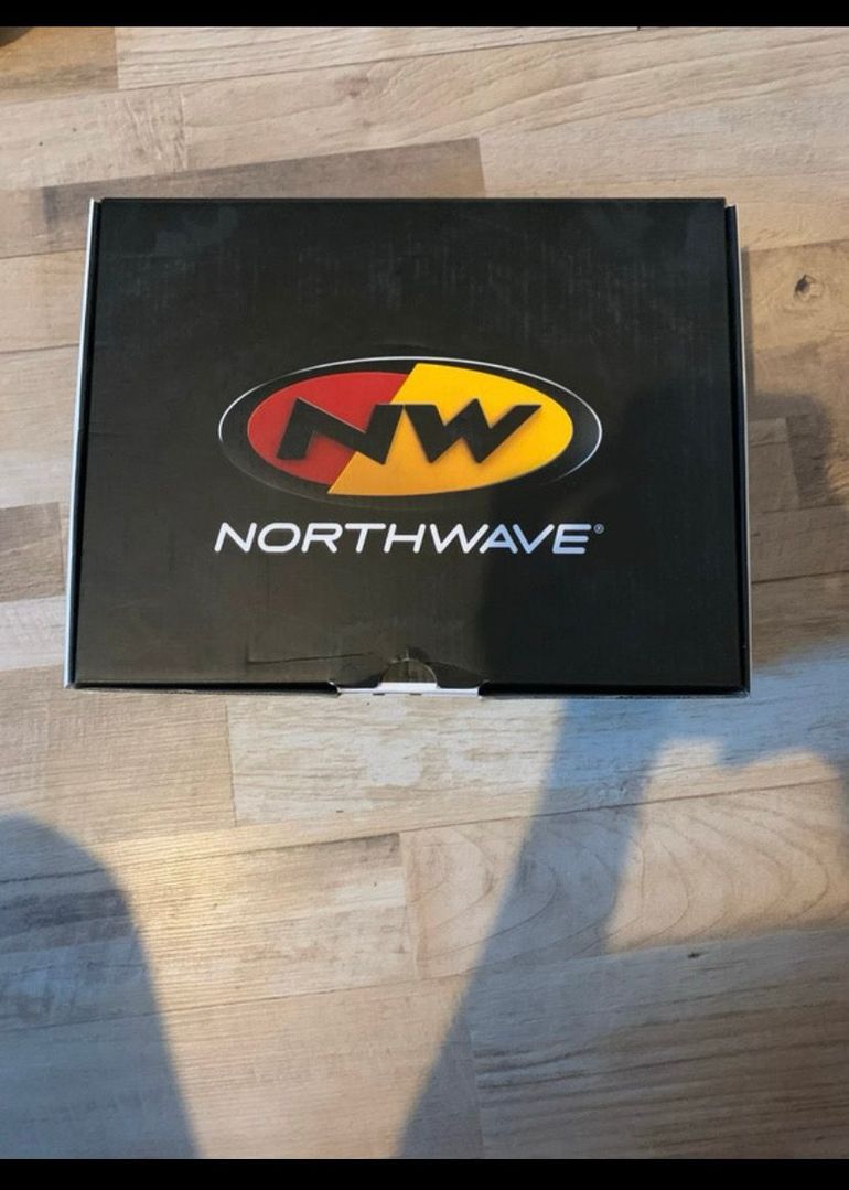 Used Northwave Cycling Shoes with Look Red Cleats bike — image 7 of 10