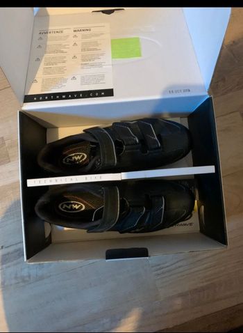 Used Northwave Cycling Shoes with Look Red Cleats bike — image 6 of 10