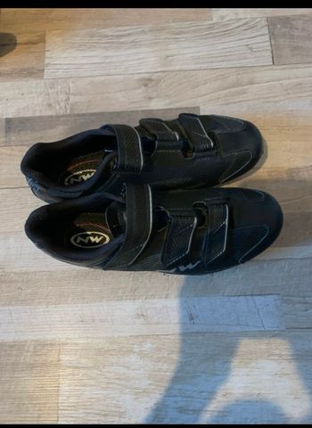 Used Northwave Cycling Shoes with Look Red Cleats bike
