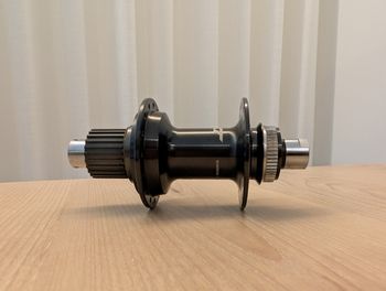 Used Shimano XT FH-M8110-B 32F CL MS 12x148mm bike — image 2 of 7
