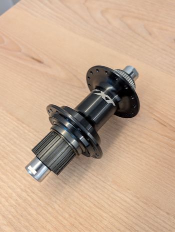 Used Shimano XT FH-M8110-B 32F CL MS 12x148mm bike — image 1 of 7