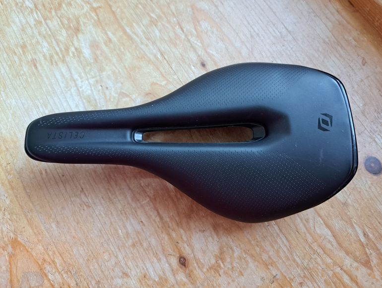 Used Scott SYNCROS Celista V 2.0, Cut-Out-Sattel 2024 bike — image 1 of 2