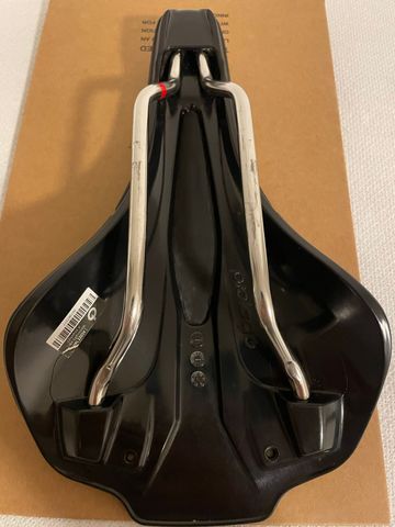 Used 2025 scratch m5 bike — image 7 of 8