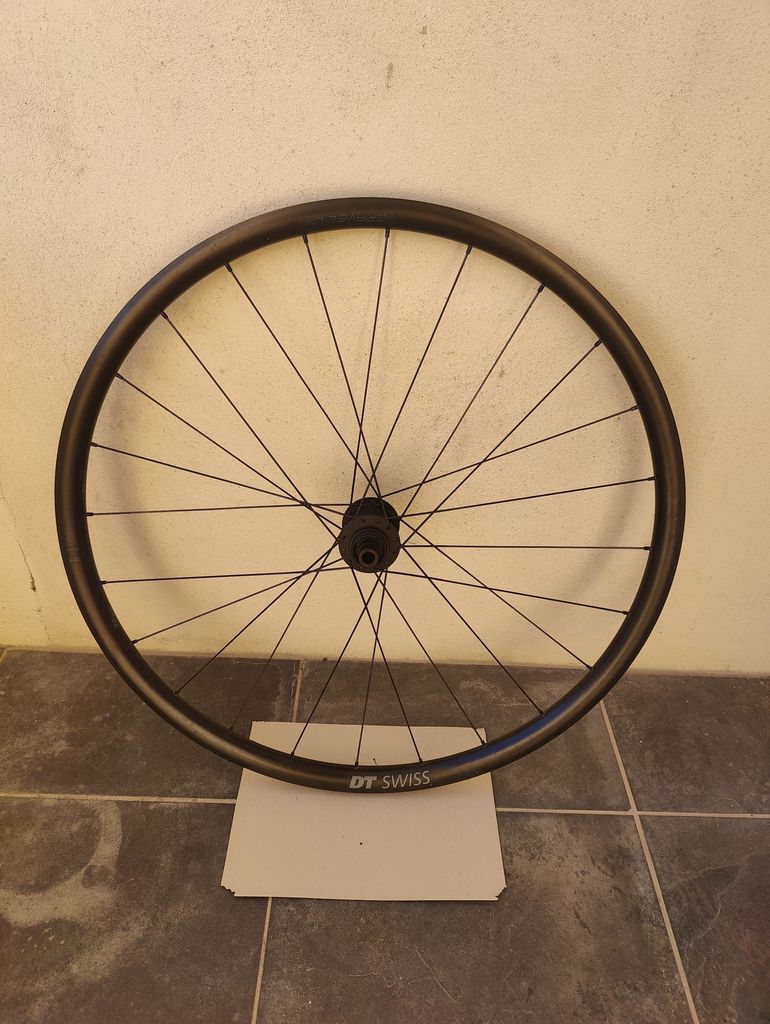 Used Dt Swiss Gravel LN 700c Wheelset bike — image 2 of 9