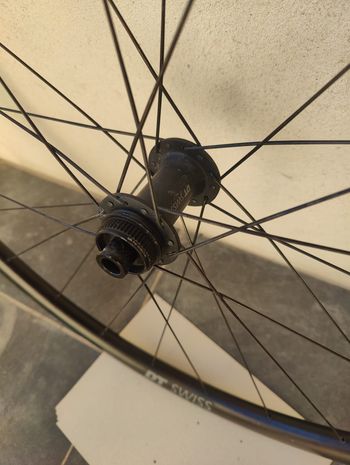 Used Dt Swiss Gravel LN 700c Wheelset bike — image 4 of 9
