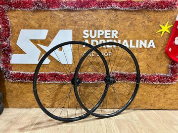 2025 Mavic Allroad Disc 1 Wheels usato