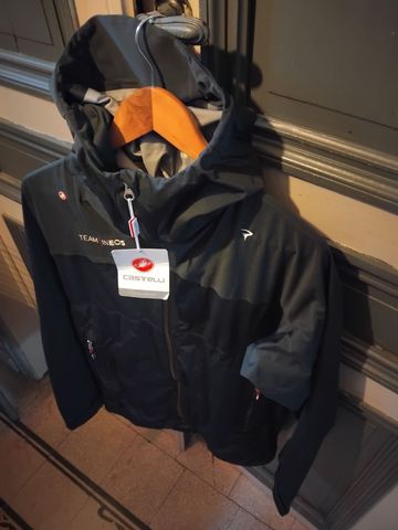 Castelli Summit Rain Jacket bike usato — immagine 2 di 7