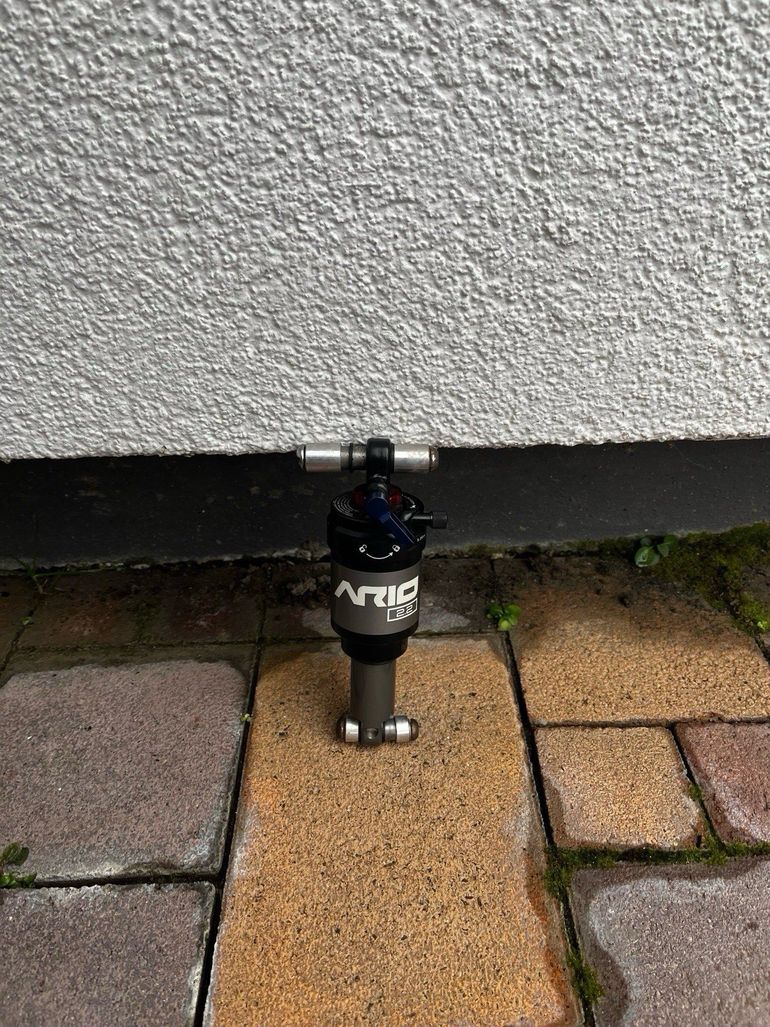 Brugt RockShox Ario 2.2 bike — billede 1 af 4